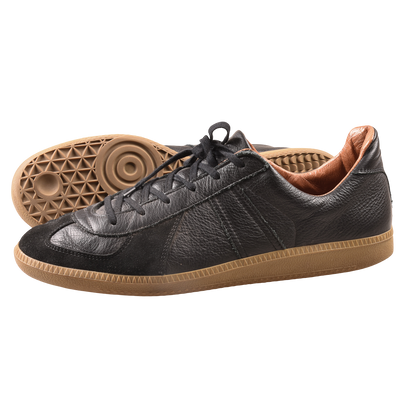 Reproduction of Found sneakers size 45